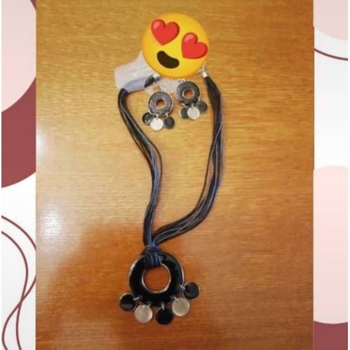 Parure Noire Collier Et Boucles D'oreilles