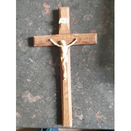 2 crucifix à suspendre 24× 12