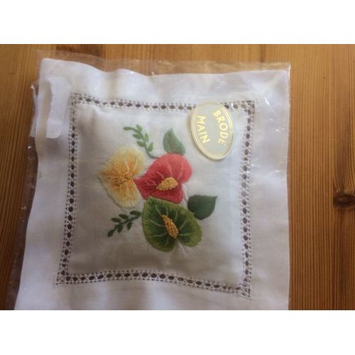 Sachet De Lavande Dans Sa Pochette Brodee