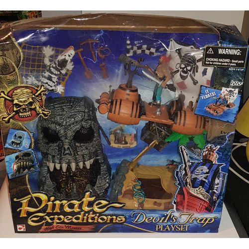 Jouet Pour Enfants / Pirate Expédition / Coffret Géant / L'assaut Des Pirates Avec Les Accessoires / 40 X 40 Cm