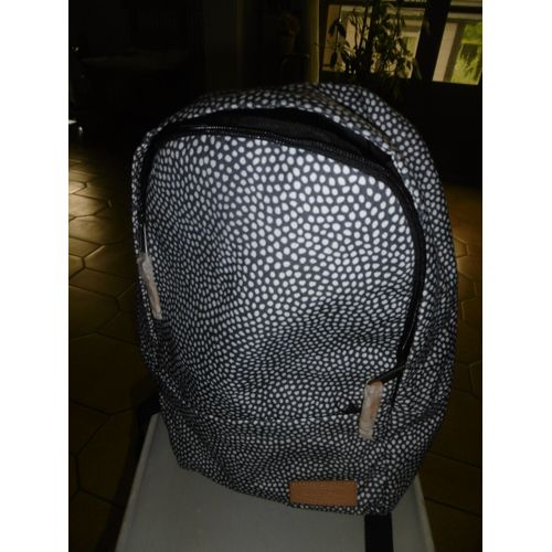 SAC A DOS 11L NOIR ET BLANC 37X26.5X11CM EASTPAK 610070