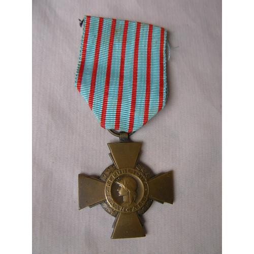 Ww1/Ww2 France Médaille Francaise " Croix Du Combattant "1930/14/18-39-45/Post