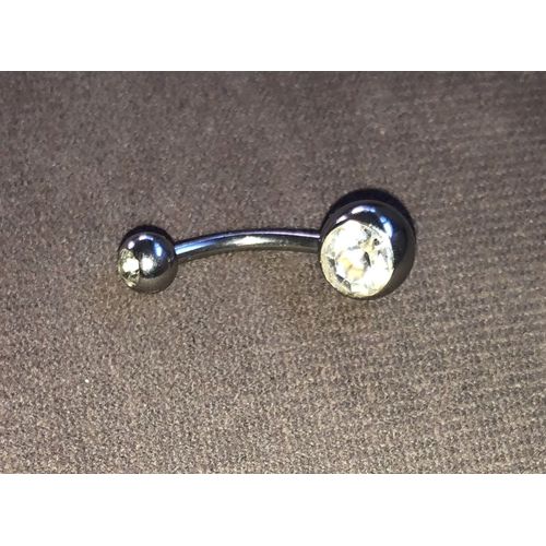 Piercing De Nombril Avec Deux Strass Blancs