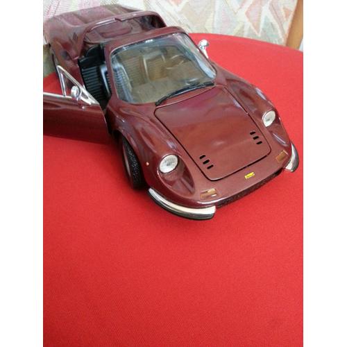 Voiture Miniature Ferrari " Dino" 246 Gts Marque : Hot Weels - Mattel Echèlle 1/ 18-Mattel