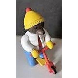 Figurine Petit Ours Brun Sur Trottinette Orange. Bayard Presse