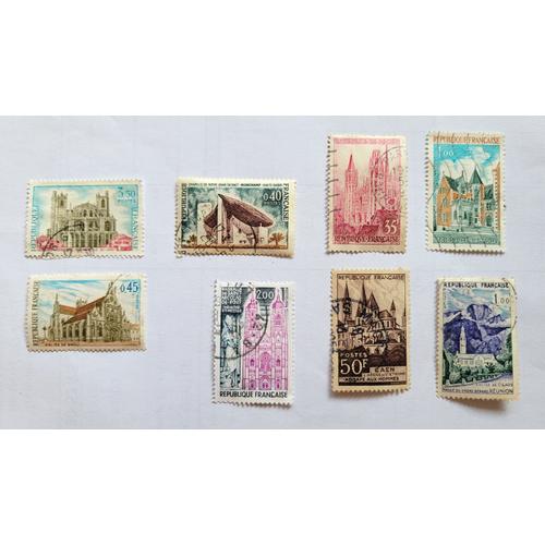 Lot 8 Timbres Oblitérés France - Entre 1951 Et 1974 - Bâtiments Religieux : Cathédrales De Rouen Et De St Just, Chapelle De Notre-Dame Du Haut, Clos-Luce À Amboise, Basilique De St Nicolas De Port..