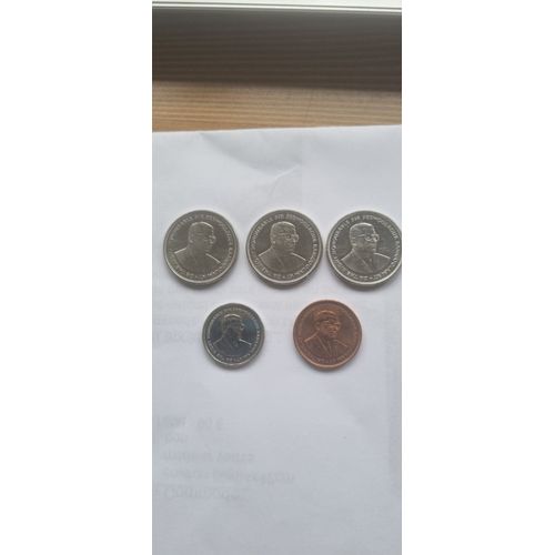 Lot De 5 Pièces Mauritiennes : 3 Pièces De 5 Roupies - 2016 + 1 Pièce De 20 Centimes De 2016 + 1 Pièce De 5 Centimes De 2017