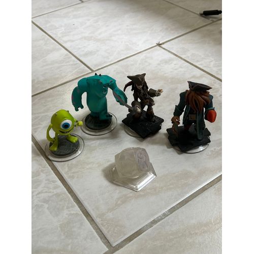 Accessoires Disney Infinity - 4 Figurine + 3 Mondes : Monstre Et Cie, Piratés Des Caraïbes + Les Indestructibles