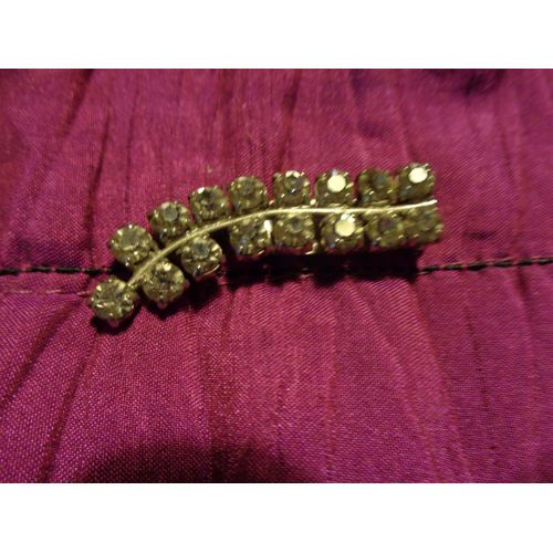 Pince À Foulards Ancienne 1ère Moitié Xxe, Ornée De 16 Strass Sur Monture Métal