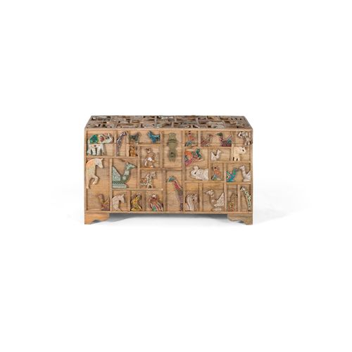 Commode En Bois De Manguier Avec Détails Originaux