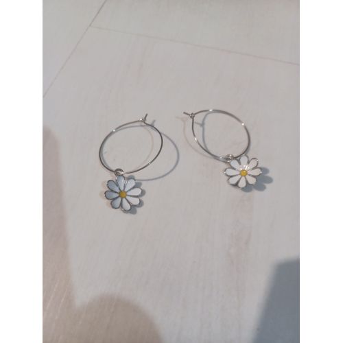 Boucles D'oreilles Fleur Blanche