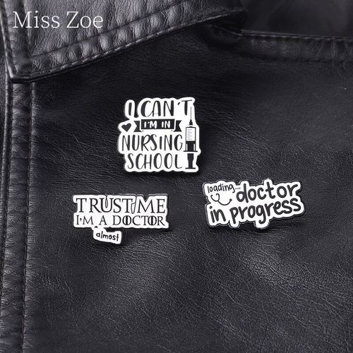 Broches En Émail Noir Et Blanc Avec Citation, Bannière, Badges D'infirmière, Drôle, Idée De Cadeau Unique Pour Futur Médecin