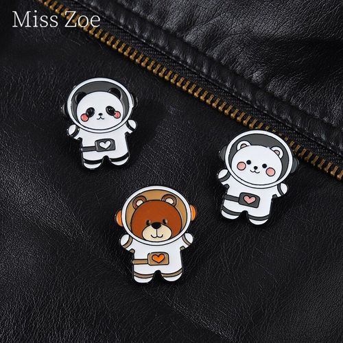 Broche En Émail Panda Chat Ours Brun Astronaute En Métal Génère De L'électricité Pour Amour Broches Badge Sac Anime Bijoux Broches Cadeau Pour Enfants