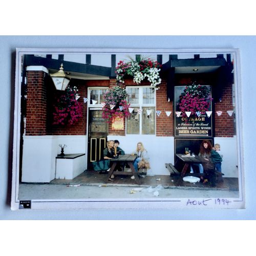 Carte Postale Animée Cpa. Bar De Londres. Beer Garden. Royaume-Uni, Angleterre Timbre Bd 1994