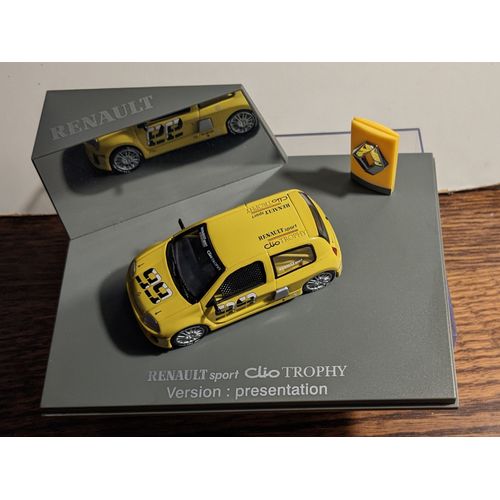 Voiture Renault Sport Clio Trophy - Version Présentation / Universal Hobbies