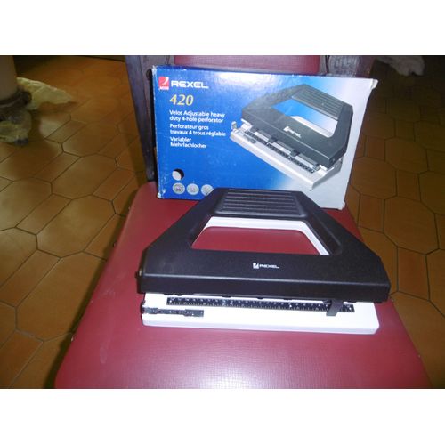 Perforateur 4 Trous Ajustables Rexel Acco 420
