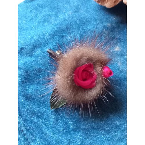 Broche Artisanale Vintage