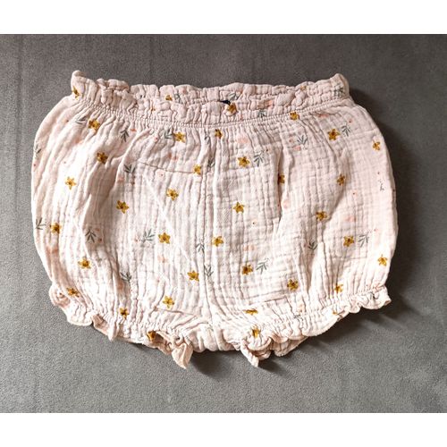 Short Vieux Rose A Fleurs Et Feuilles Multicolore. Kiabi. Taille 24 Mois. 83 - 89 Cm