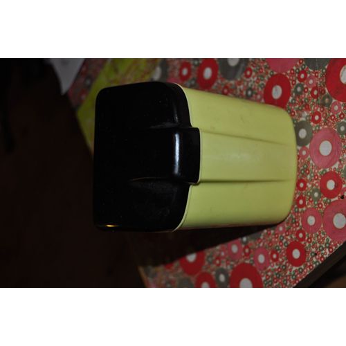 Boite Suchard Plastique Jaune Vintage