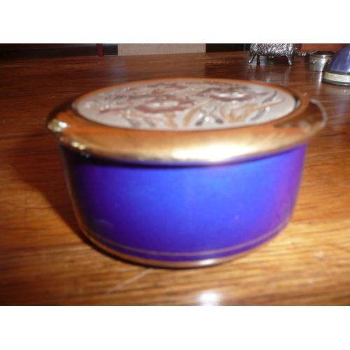 Boite En Porcelaine Bleue Et Or
