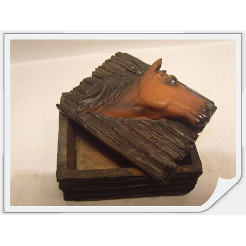 Boite En Résine Tête De Cheval