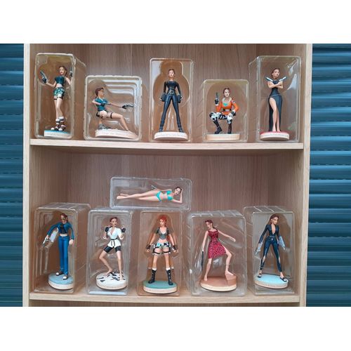 Lot De 11 Figurines Lara Croft Tomb Raider (2005) Jamais Servies