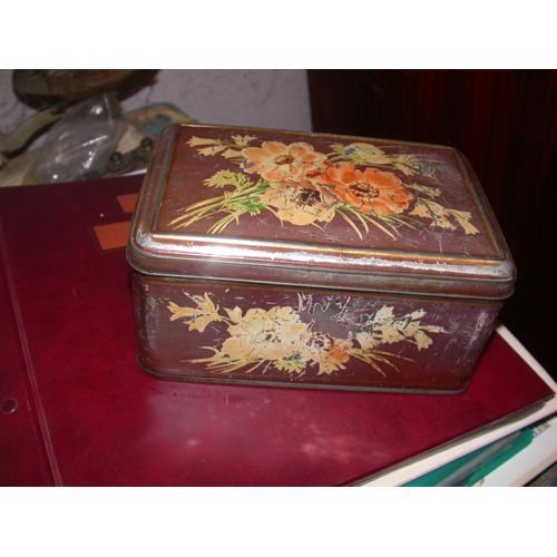 Boite En Fer Ancienne