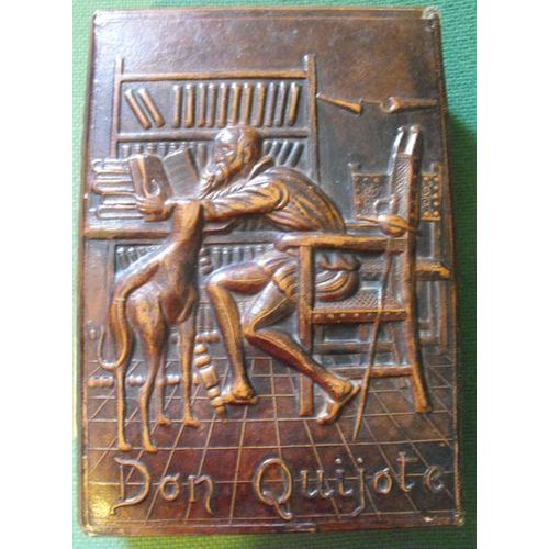 Boite Don Quijote - Décor En Relief