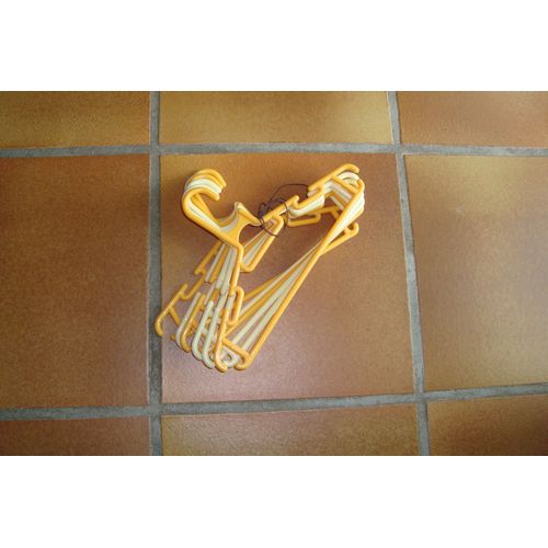 Lot 6 Cintres Enfant