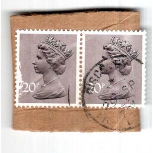 2timbres Royaume Uni : Oblitérés, Profil Gauche De La Reine Elizabeth Sur Fond Bleu Gris, 20 P