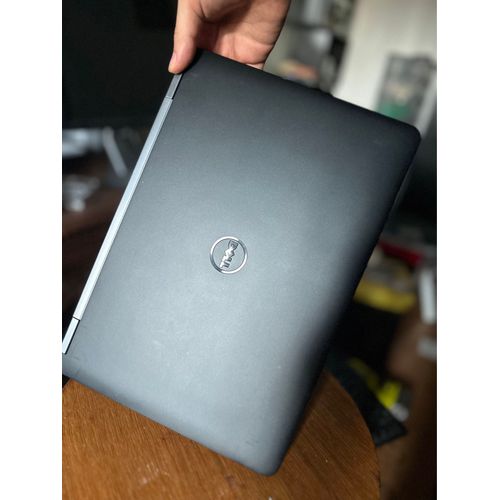 Dell E7270 - 12.5" Intel Core i5-6300U - 2.4 Ghz - Ram 8 Go - SSD 1 To