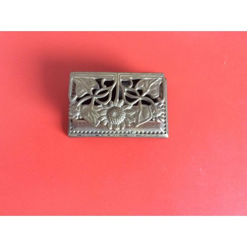 1 Boîte à Timbres En Bronze Dor?, à Art Nouveau ?.