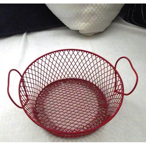 Corbeille Ou Panier Rond En Fil Métal Rouge Ance En Forme De Coeur