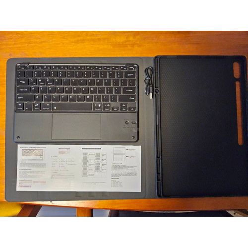 Couver pour tablette Samsung S9 ULTRA avec clavier qerty!!!