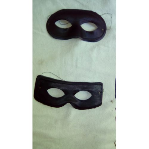 Lot De 2 Masques Loup Et Zoro Noirs