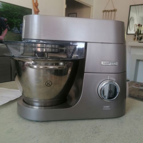 Robot pâtissier KENWOOD chef titanium avec accessoires