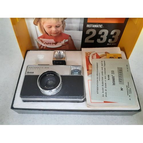 Appareil photo ancien Kodak instamatic 233