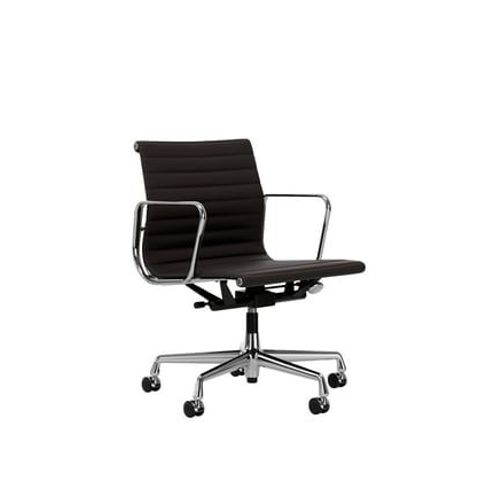 Vitra - Chaise En Aluminium Ea 117, Structure Polie, Roulettes Souples Pour Sols Durs - Chrome Brillant - Cuir Premium F/Plano - Chocolat/Marron - Roulettes Pour Sols Durs - Marron