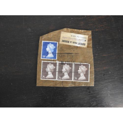 Timbres De Grande-Bretagne Royaume Uni Sur Fragments / Reine Elisabeth 10 Et 2/6 Shilling Ouvert Vpar La Douane