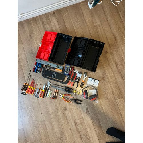 Boîte à outils x2 + outils