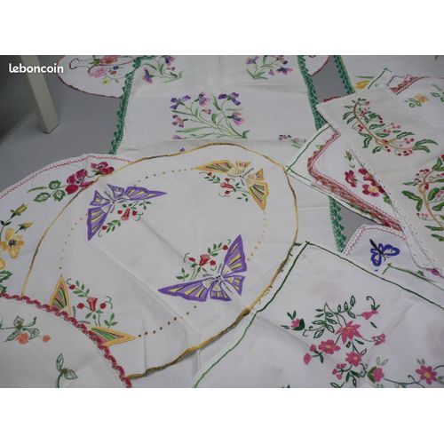 tapis de décorations de table (dessous de bibelot)