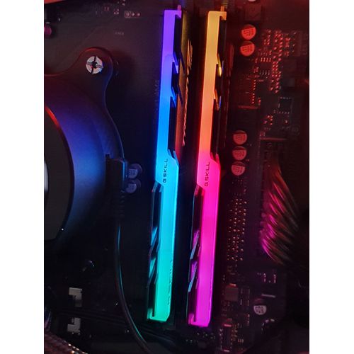 Lot de barrettes ram G.Skill Trident Z RGB 16 Go (2 x 8 Go) DDR4 4266 MHz CL19