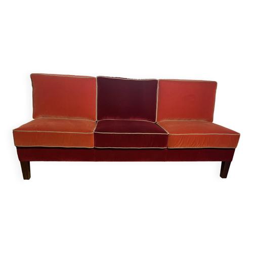 Banquette En Velours Rouge Et Orange Bordeaux