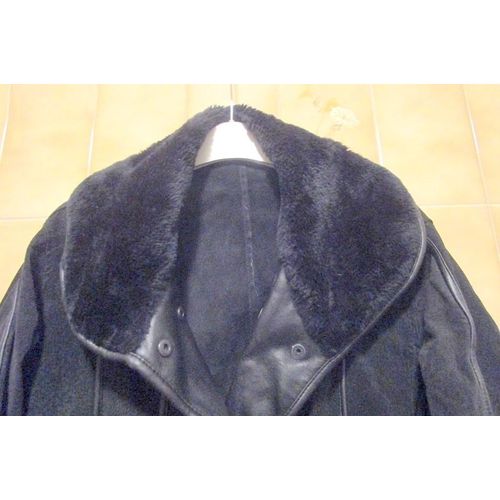 Manteau Noir En Cuir Et Nubuck (Ressemble Au Daim), Intérieur Très Ample, Col Et Poignets En Fausse Fourrure, T. 46 Ou T. 48