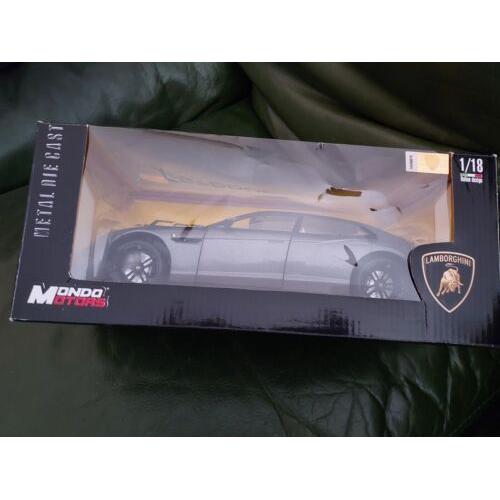 Voiture Marque:  Mondo Motors  Échelle:  1:18 Marque Du Véhicule:  Lamborghini  Modèle De Véhicule:  Lamborghini Estoque