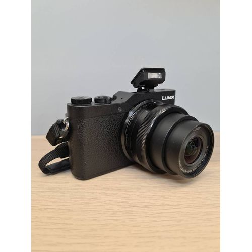 Panasonic Lumix Hybride DC-GX800 16 Mpix + Objectif 12-32mm - Noir