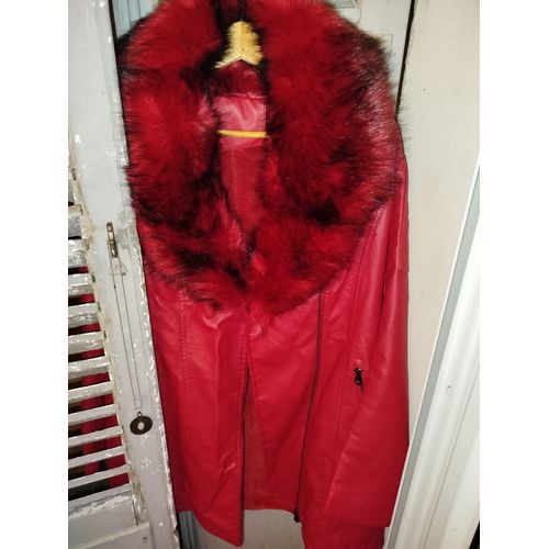 Vend Manteau Faux Cuir Mais Comme Neuf Portez 3 Fois Rouge Taille L Fourrée Intérieur Avec Col En Fausse Fourrure Rouge