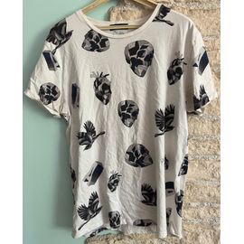 Tee-Shirt Homme Skulls Et C?Urs Marque : Bershka Taille : S Matière : 100% Coton, Couleur : Blanc,Noir,Bleu Bon État Général, Une Petite Tache Jaune Au Col,