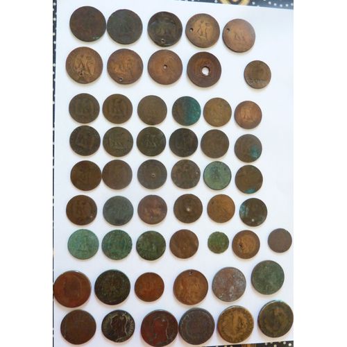 Gros Lot De 87 Monnaies Anciennes Toutes En Bronze . Vous Avez Des Royales, De La Révolution, Des Napoléon Iii, Des Céres, Des Dupuis, Mais Aussi Des Étrangères Italienne, Portugal, Espagne, Etc