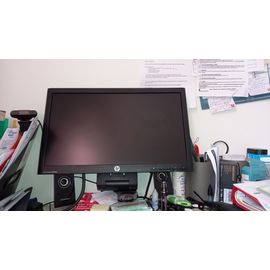 ECRAN PC 22 POUCES